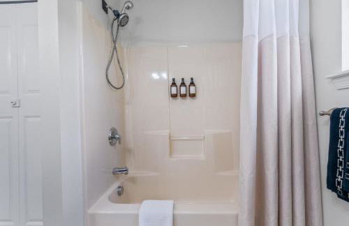 Emerald Lakes Poconos Retreat Game Room, Firepit & Sleeps 10 - Foto 55