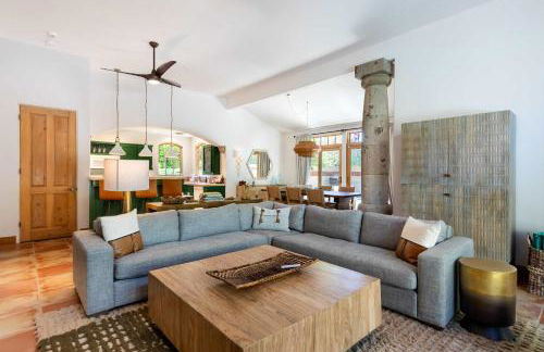 LUX - Historic Tennis Club Enclave - King Beds - Foto 32