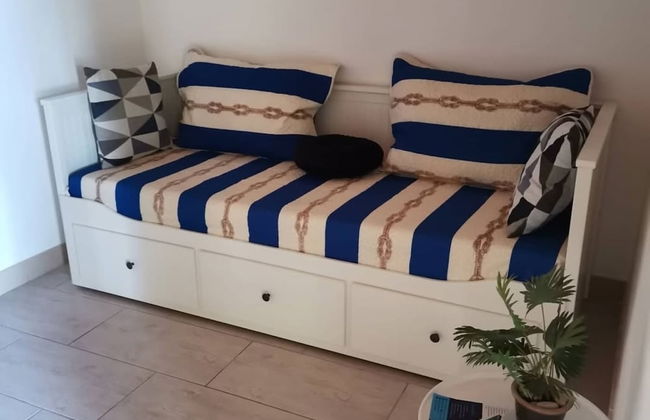 Cozy Robinson Crusoe-style House - Photo 3