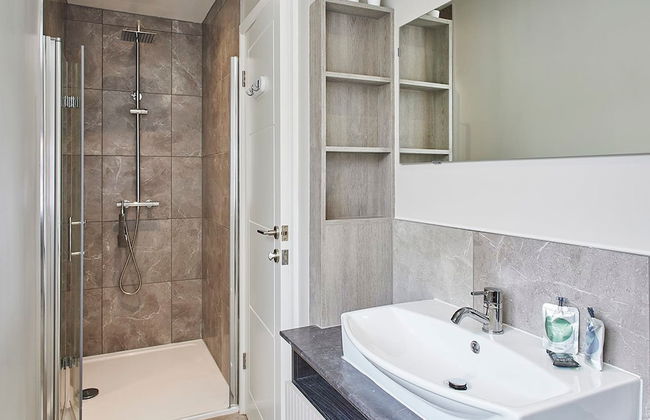 Host Stay Emilyn House - Photo 13