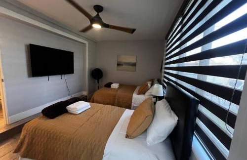 Luxurious Westchester Home Near Miami Clinics - Photo 24