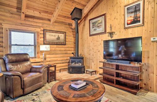 Remote Cabin with Gas Stove Less Than 7 Mi to Town! - Foto 1