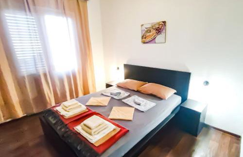 Mila's pet friendly holiday house with private beach place and sunbeds included - Photo 14