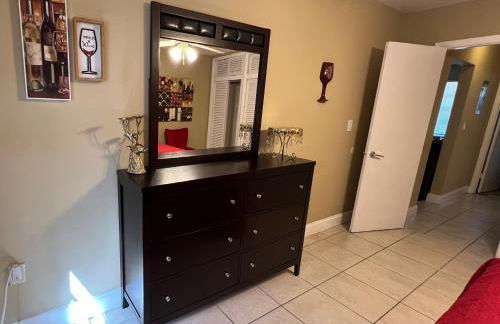 Lovely 2 Bedroom Condo With Free Parking & Wifi!! - Foto 9