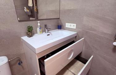 Apartamento Céntrico , Cómodo, Tranquilo y con WiFi - Foto 14