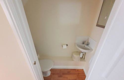 Friars Walk houses with 2 bedrooms, 2 bathrooms, fast Wi-Fi and private parking - Photo 5