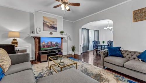 Renovated Main Floor Large 3 Bed House - Foto 3