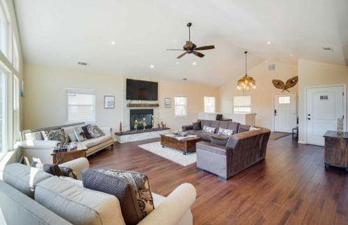 Lake Arrowhead Getaway with Decks and Game Room! - Foto 6