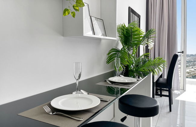 Elegant Studio Golf Course View Bnbmehomes - Photo 6