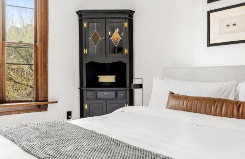 Chic Victorian Manor - Sleeps 12 - Congress Park - Foto 24