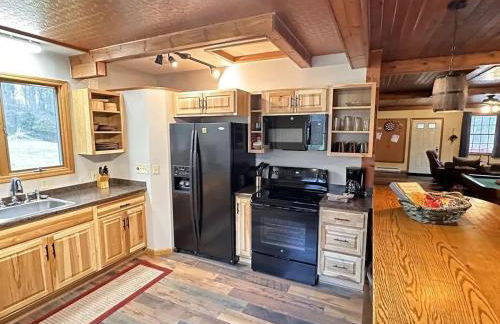 The Game Cabin at Rustic River - Foto 3