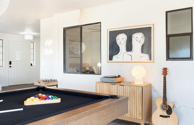 Mojave Moon by Avantstay Modern & Bright JT Home in Great Location w/ Pool & Hot Tub - Foto 34