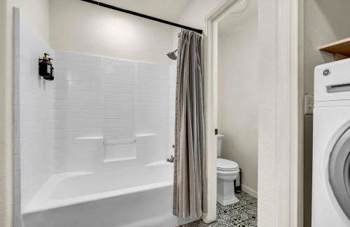 Magnolia Peaceful Vibes Cozy Near Hospital - Photo 27