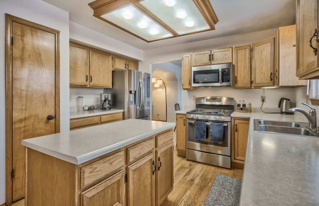 4BR Spacious & Comfortable Mid-term & Corporate Rental - Photo 19