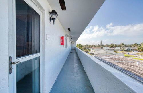 Oceanfront Elysium with a pool - Photo 36