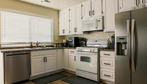 Cozy Family Home - 20 Mins from Disneyland - Foto 4
