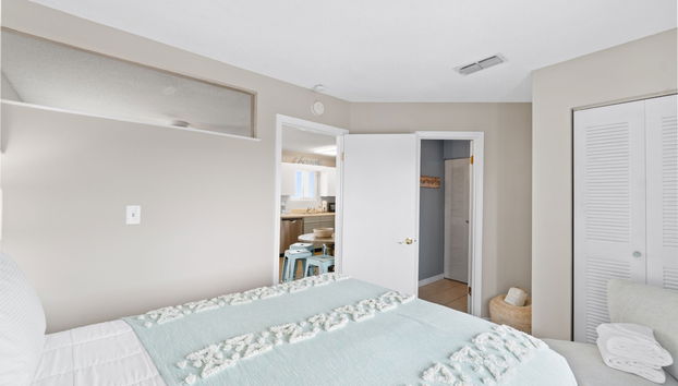 Sand Castle West by Panhandle Getaways - Foto 4, Habitación