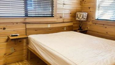 Beautiful New Cabin near the North Toe River for a Peaceful Getaway in North Carolina - Foto 3
