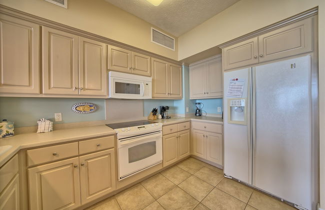 Comfortable High-Rise Condo with Beach Access - Unit 1404 by RedAwning - Foto 10