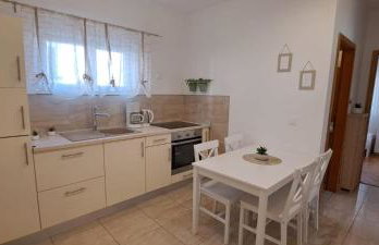 Apartments Ana Žaborić, 50 m od šljunčane plaže - Foto 34