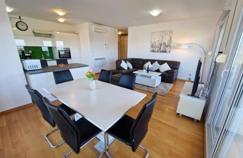 Luxury Penthouse "MANK" with private Parking - Foto 6