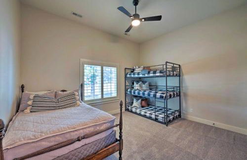 Modern Farmhouse with Patio, Grill and Mtn Views! - Foto 16