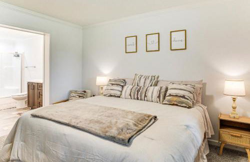 Screened Porch Family-Friendly St Stephen Retreat - Photo 11