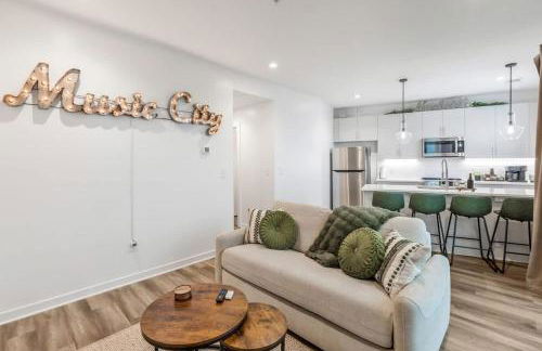 Huge Private Patio with Games & Skyline Views - Foto 12