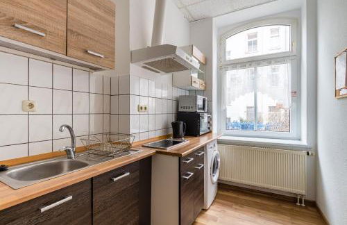 Enjoy your stay with DKN apartments - Mon-Sun - Late night check-in - Multilanguage - Near Railway station - Witamy serdecznie - Foto 2