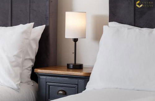 Newcombe - Sleeps Up to 8 - Close to Northampton Town Centre & Train Station - Fast Wifi, Free Parking, SmartTV with Netflix by Centro Stays - Foto 2