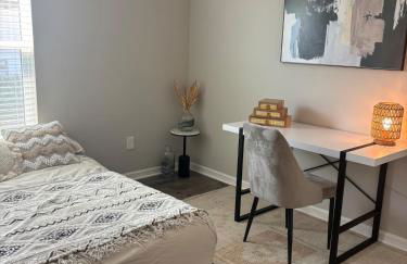 The Golden Palm Mins to Eastport Square and Middleton With Electric Golfcart - Foto 10