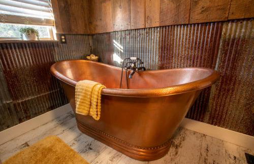 Nebo's Foot, Hiking and Biking Escape with Game Shed - Foto 1