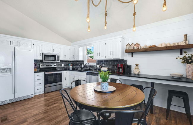 Tequila Sunrise Private Dock! - Photo 9