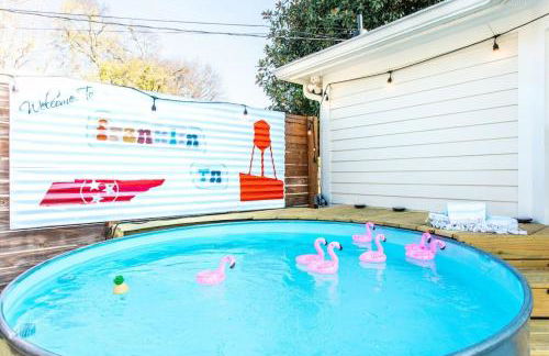 Brookwood Getaway Stock Tank Pool Outdoor Theater - Foto 4