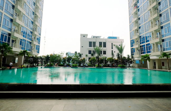 Best Emerald Studio Room Apartment at Capitol Park Residence - Photo 16