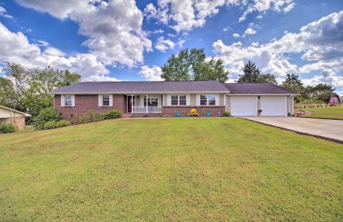 Mtn View Smokies JuJus House with Screened Porch - Photo 2