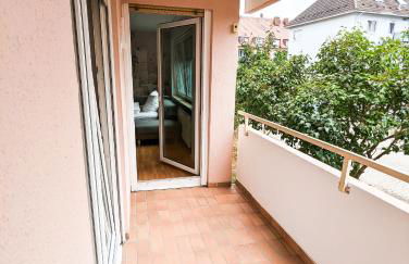 Charming, Newly & High quality equipped apartment with quiet balcony in fantastic location - Ready to move in - Foto 14