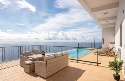 Marina View Apartment - Pool & stunning ocean view - Photo 32