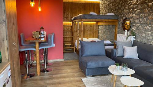 ΧΑΡΟΥΛΑ ΣΤΟΥΝΤΙΟ 2 - Foto 2