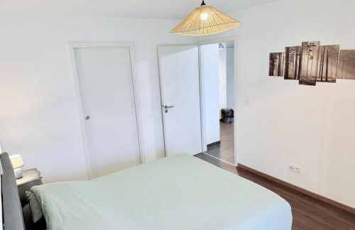 LeT2 Appartement Moderne avec Terrasse et Parking - Foto 16