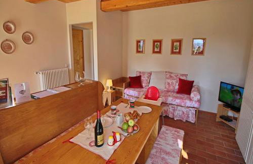 Cottage in Montelabbate With Pool, Garden, Bbq, Parking - Photo 16