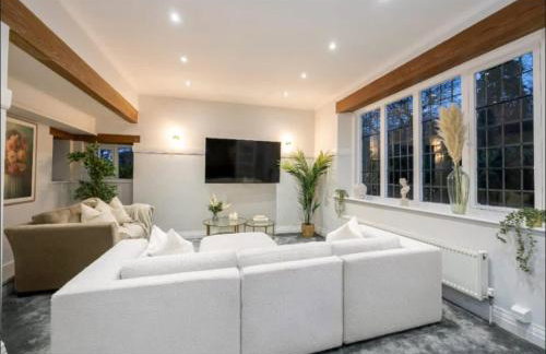 The GreyStoke Mansion With Private Grounds - Foto 10