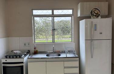 Apartamento Tranquilo Próximo ao Aeroporto. Sem taxa de limpeza - Foto 4