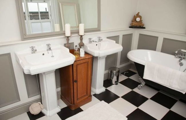 2 Bedroom House Next to the Sea, Lots of Fun! - Photo 22