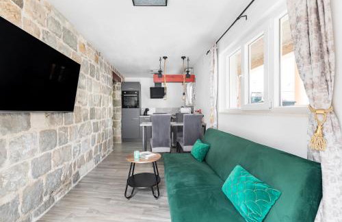 Heritage apartman Geza in centar with private parking - Photo 10