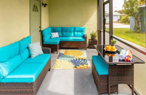 Marlin's Palm Oasis - Beach House, Amazing Pool, BBQ Area - Photo 2