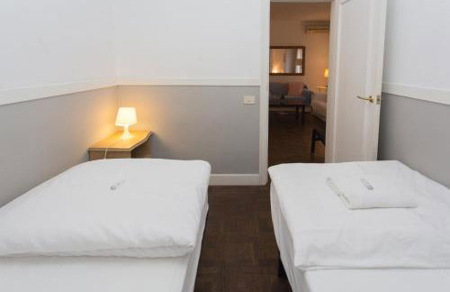 Letsgo Camp Nou Apartment - Photo 24