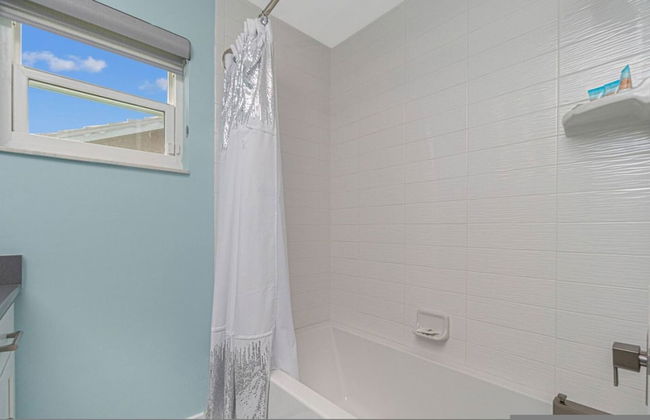 Tranquility - Waterfront Villa With Pool Dock - Photo 39