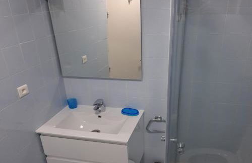 Spacious family home with countryside views - Photo 30