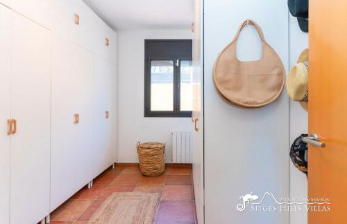 Villa Serranita - Stylish Holiday Home with Views and Air Conditioning 15 mins to Sitges - Photo 21